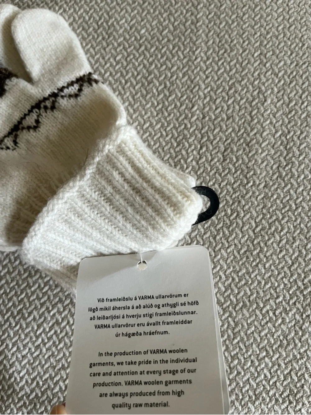 NWT Varma Ivory Print Mittens Icelandic Wool - Picture 2 of 7